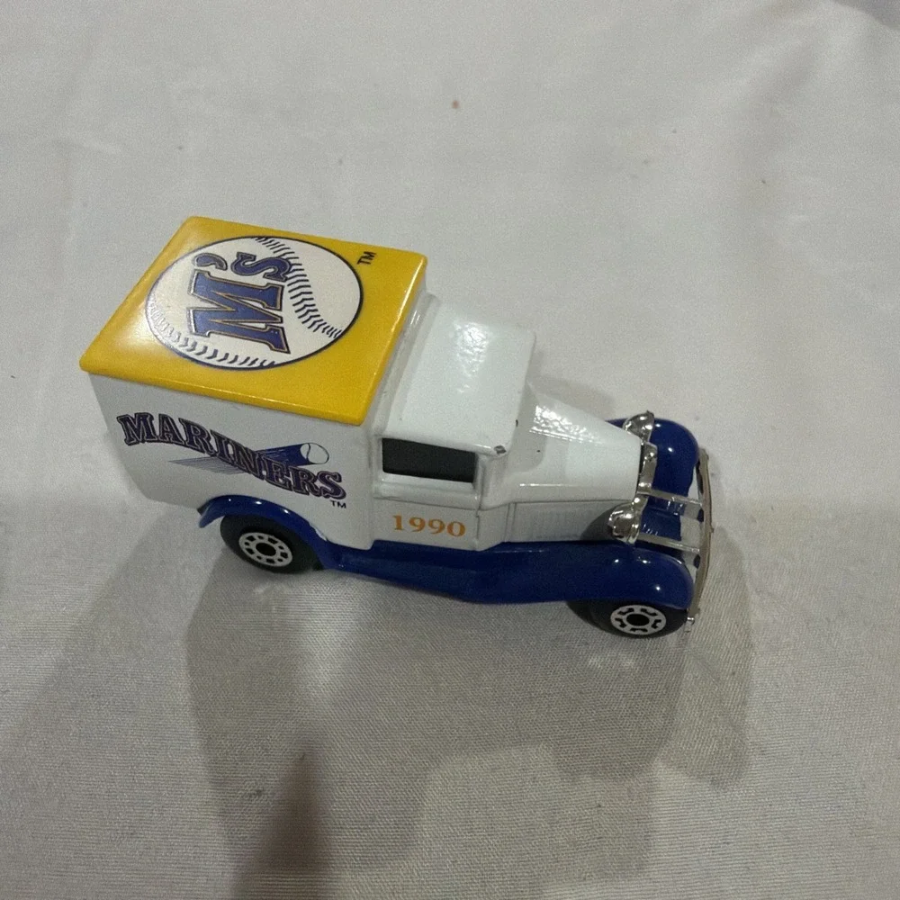 Matchbox MLB Baseball Flareside Pick-Up‎ Lot of Loose Diecast Cars 1990s